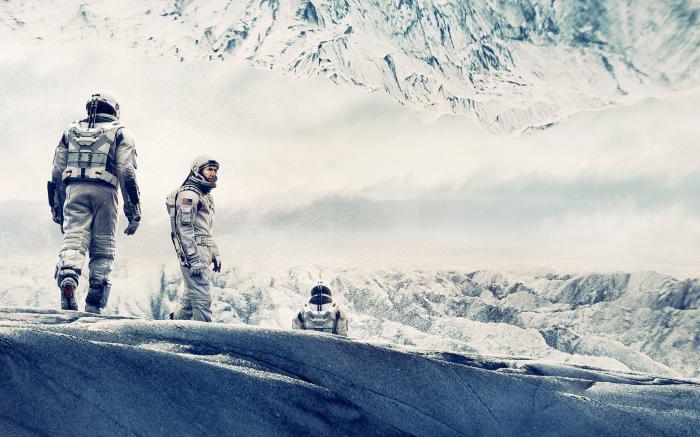 Critique du film Interstellar réalisé par Christopher Nolan – Geeks and ... Critique du film Interstellar réalisé par Christopher Nolan – Geeks and ...